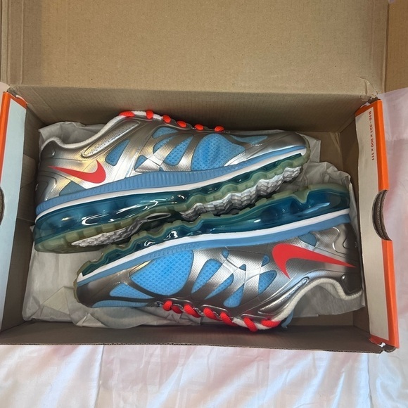 NWT NIKE AIR MAX 2012 -- 7 Women’s / 6Y - Picture 9 of 11